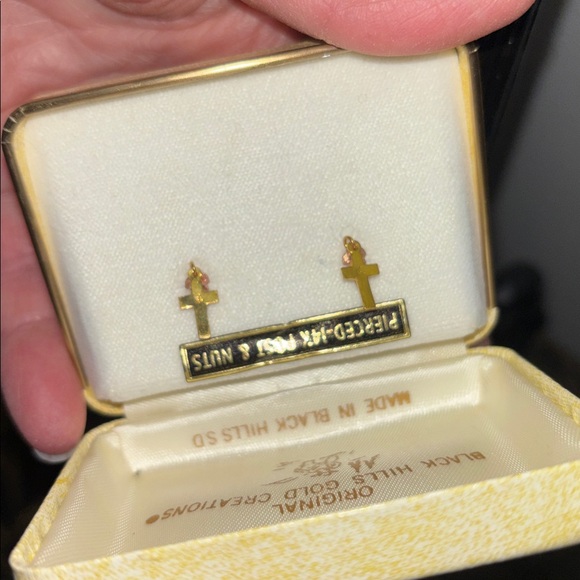 Vintage Landstrom's Black Hills Gold Cross Dangle Earrings - Picture 12 of 12